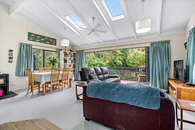 Photo of property in 29 Tahunatapu Road, Parua Bay, Whangarei, 0174