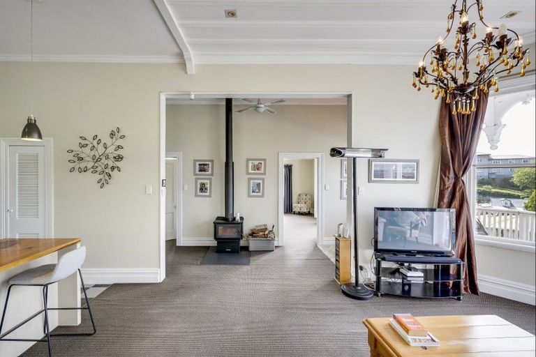 Photo of property in 4 Fitzroy Road, Bluff Hill, Napier, 4110