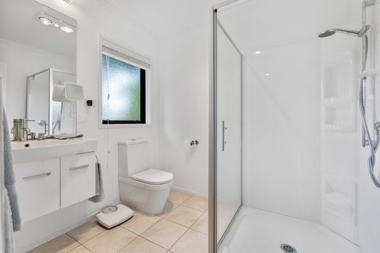 Photo of property in 7c Puka Place, Inglewood, 4330