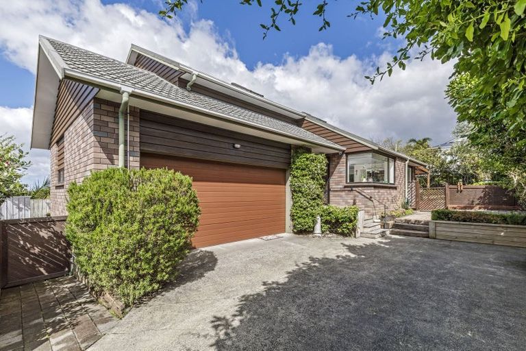 Photo of property in 2/15 Onepoto Road, Hauraki, Auckland, 0622