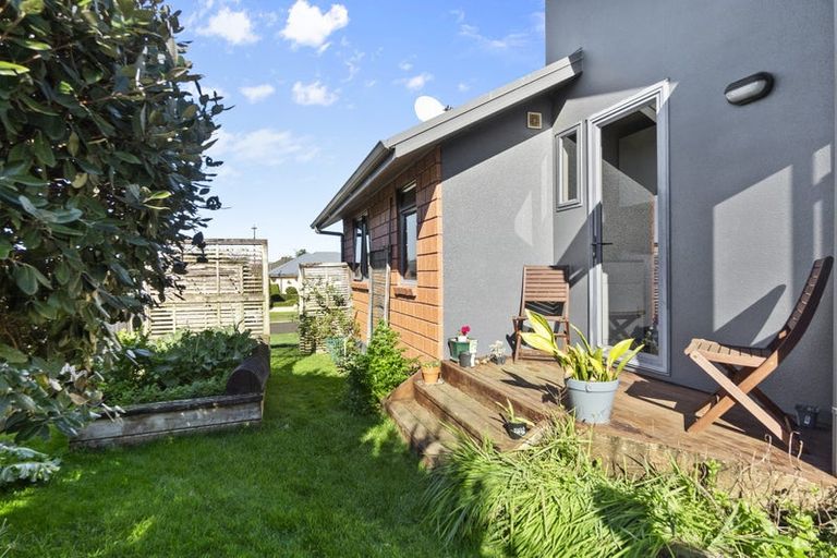 Photo of property in 56 Cairns Crescent, Rototuna, Hamilton, 3210