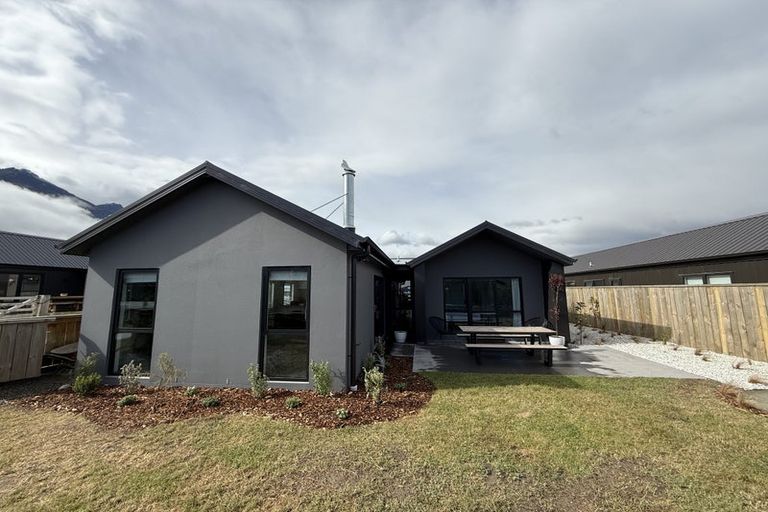 Photo of property in 8 Barn Road, Jacks Point, 9371