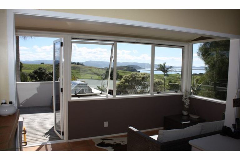 Photo of property in 14 Matakohe Place, Portland, Whangarei, 0178