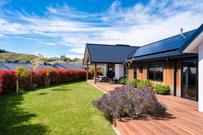Photo of property in 13 Kotare Drive, Wanaka, 9305