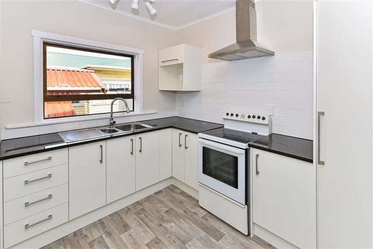 Photo of property in 52 Rosella Road, Mangere East, Auckland, 2024