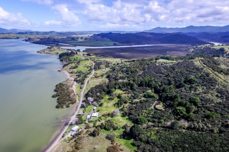 Photo of property in 100 Motukaraka Point Road, Kohukohu, 0491