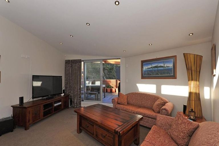 Photo of property in 1 Cameron Street, Kaiwharawhara, Wellington, 6035