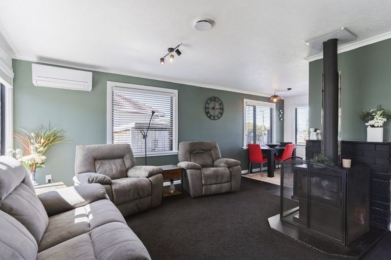 Photo of property in 17 Colac Street, Avondale, Christchurch, 8061