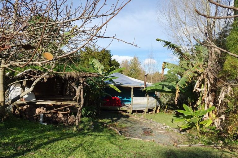 Photo of property in 4 Te Pahi River Drive, Paparoa, Maungaturoto, 0583