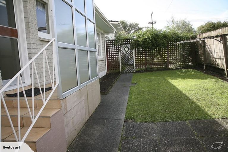 Photo of property in 2/10a Walter Street, Hauraki, Auckland, 0622