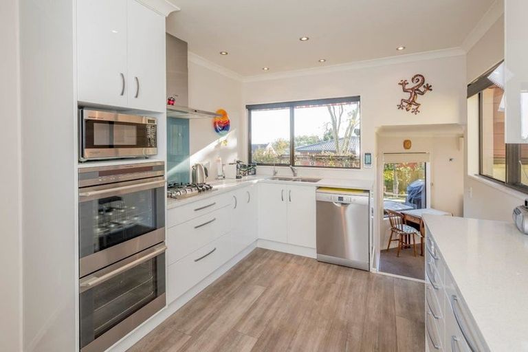 Photo of property in 5 Hira Street, Waikanae, 5036