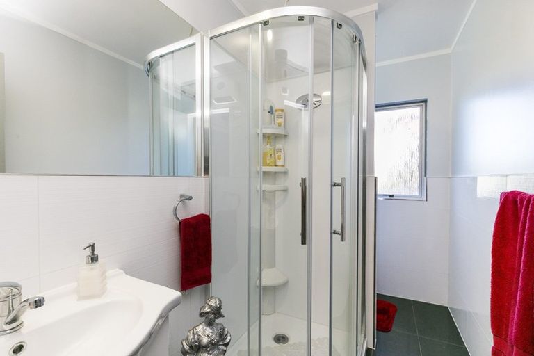 Photo of property in 6 Tree Top Lane, Paparangi, Wellington, 6037