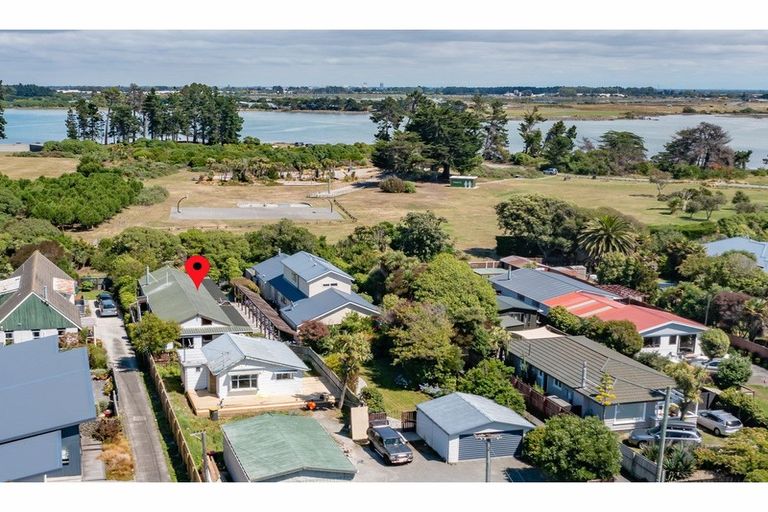 Photo of property in 2/238 Estuary Road, South New Brighton, Christchurch, 8062