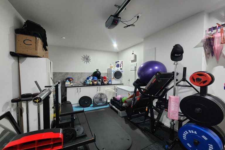 Photo of property in 8b Carlos Drive, Flat Bush, Auckland, 2016