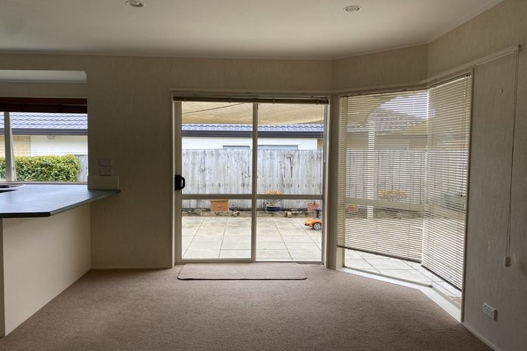 Photo of property in 1/4 Limerick Place, Dannemora, Auckland, 2016