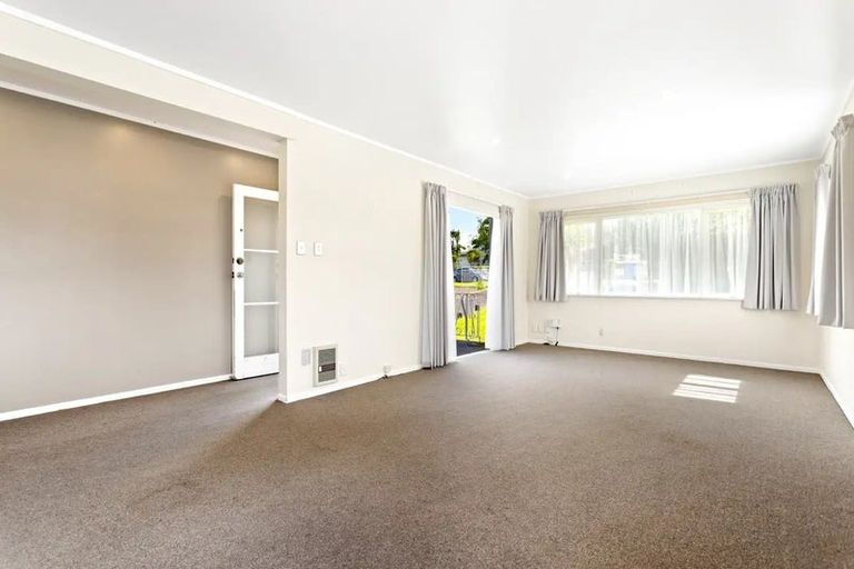 Photo of property in 16 Saffron Street, Birkdale, Auckland, 0626