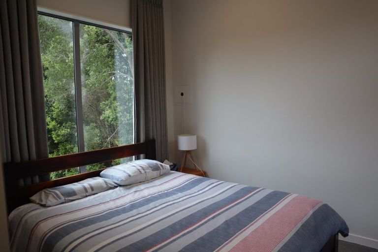 Photo of property in 73 Warman Road, Okura, Auckland, 0792