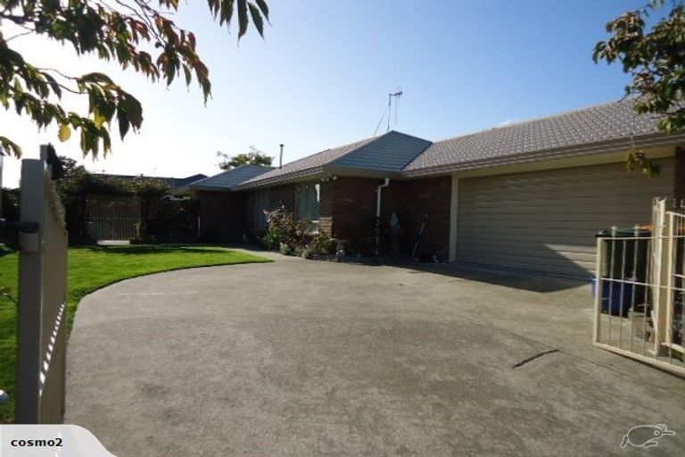 Photo of property in 35 Boston Parade, Kelvin Grove, Palmerston North, 4414