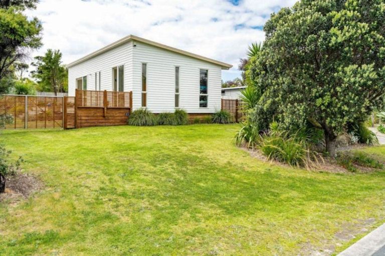 Photo of property in 37 Seabreeze Road, Mangawhai Heads, Mangawhai, 0505