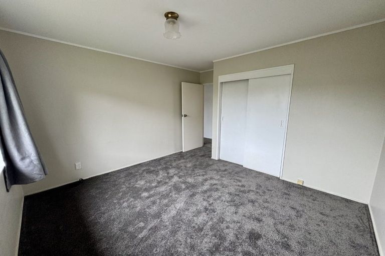 Photo of property in 1/125 Lynn Road, Bayview, Auckland, 0629