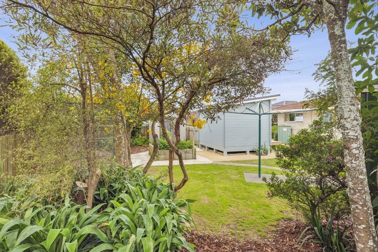 Photo of property in 18a Rewarewa Crescent, Waikanae, 5036