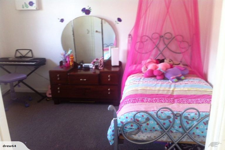 Photo of property in 44 Exmouth Road, Northcote, Auckland, 0627