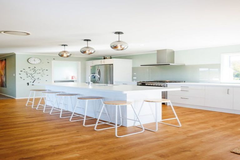 Photo of property in 21 Loveston Lane, Kelvin Grove, Palmerston North, 4470