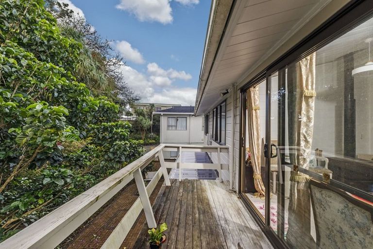 Photo of property in 43 Sartors Avenue, Northcross, Auckland, 0630