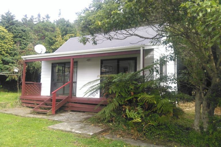 Photo of property in 42 Kamahi Street, Stokes Valley, Lower Hutt, 5019
