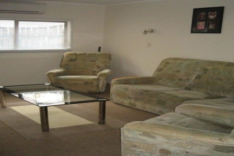 Photo of property in 49 Triangle Road, Massey, Auckland, 0614