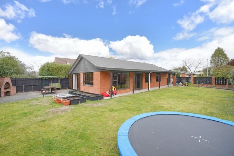 Photo of property in 64 Anglesea Avenue, Parklands, Christchurch, 8083