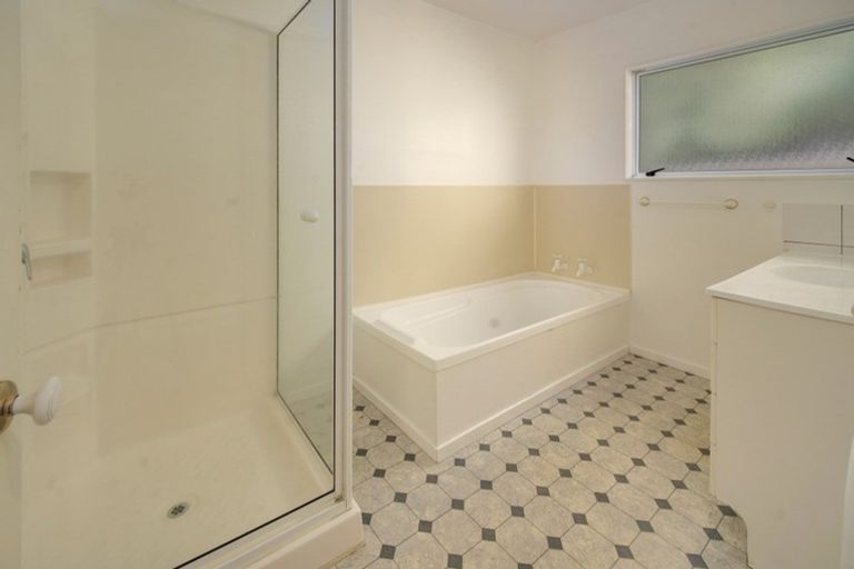 Photo of property in 52 Coster Street, Enner Glynn, Nelson, 7011