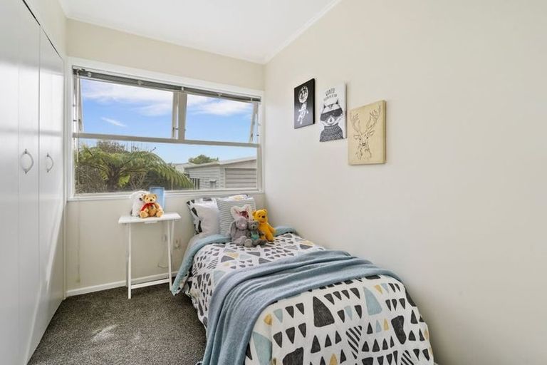 Photo of property in 13 Mickle Street, Te Atatu South, Auckland, 0610