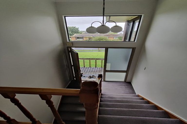 Photo of property in 92 Aviemore Drive, Highland Park, Auckland, 2010