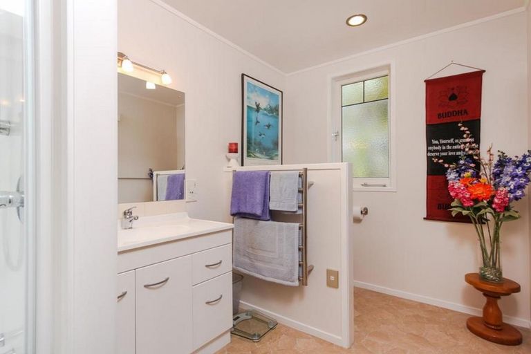 Photo of property in 628 Huia Road, Parau, Auckland, 0604