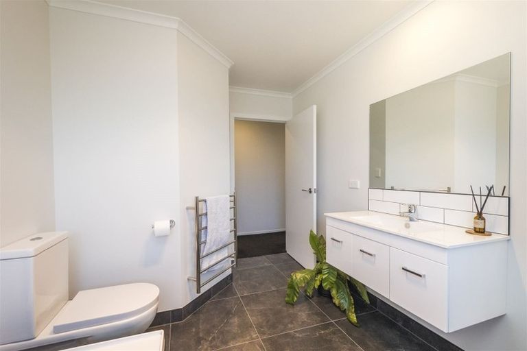 Photo of property in 8 Poplar Grove, Feilding, 4702