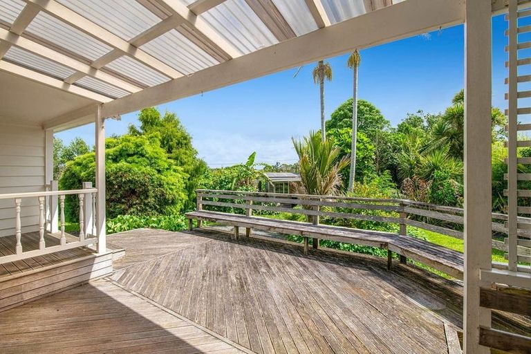 Photo of property in 124 Mahurangi East Road, Snells Beach, 0920