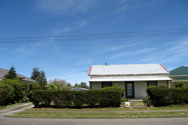 Photo of property in 83 Niblett Street, Whanganui, 4500
