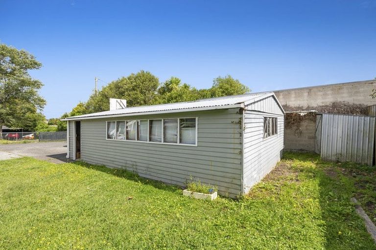 Photo of property in 133 Beach Haven Road, Beach Haven, Auckland, 0626