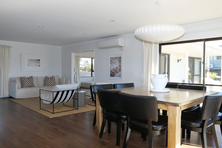 Photo of property in 27 Titoki Road, Waikanae Beach, Waikanae, 5036