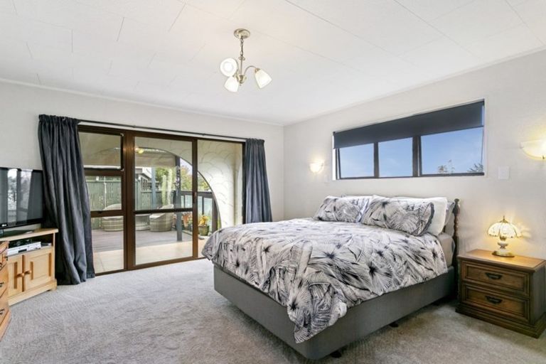 Photo of property in 2 Kew Place, Richmond Heights, Taupo, 3330