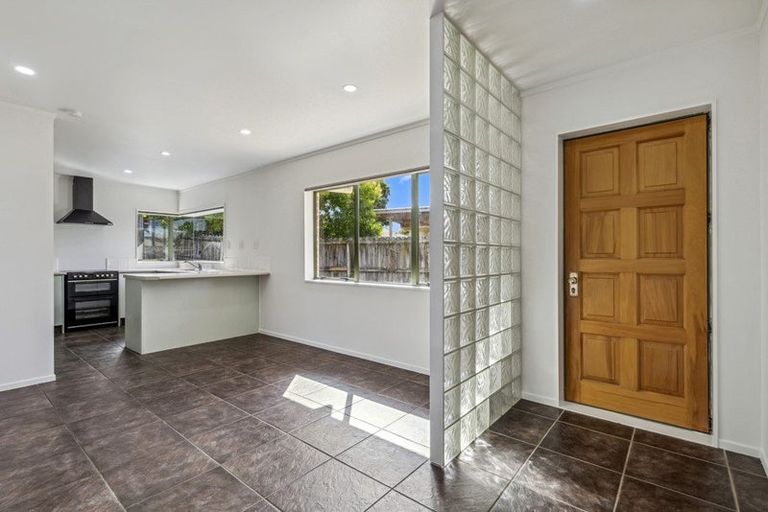 Photo of property in 21 Settlers Cove, Weymouth, Auckland, 2103