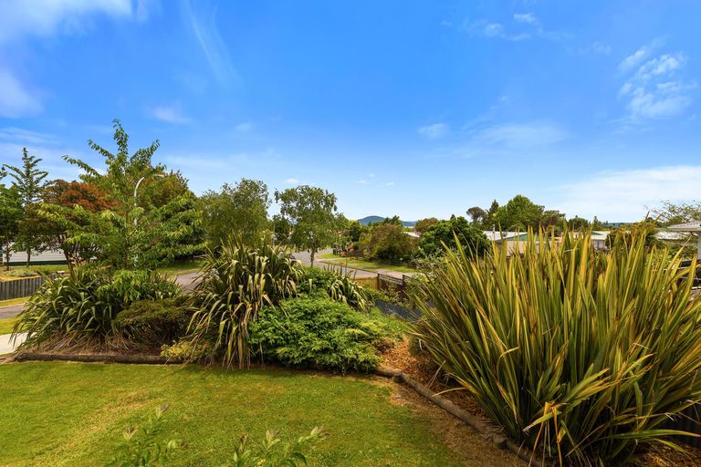 Photo of property in 14 Cypress Place, Owhata, Rotorua, 3010