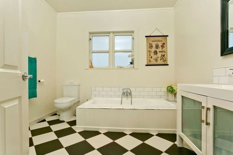 Photo of property in 16 Waitoki Road, Waitoki, Kaukapakapa, 0871