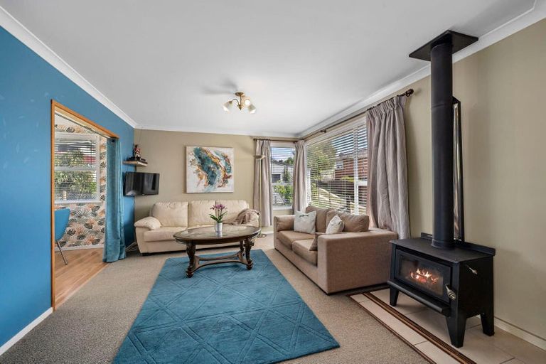 Photo of property in 25 Felgrove Street, Glendene, Auckland, 0602