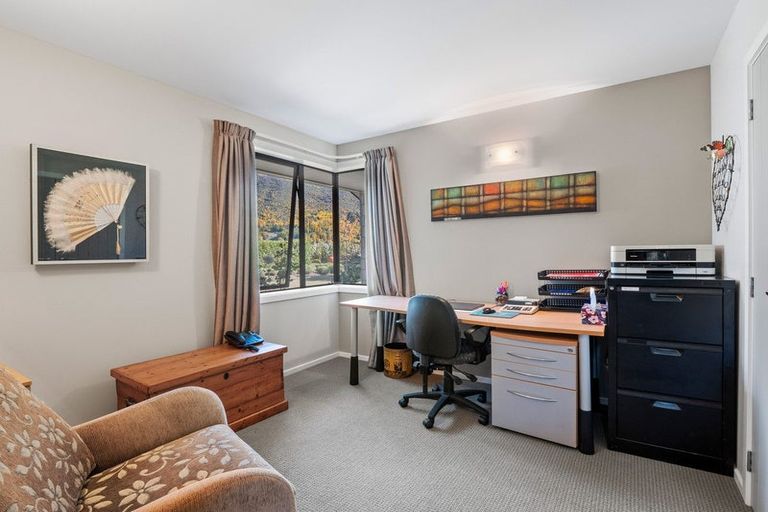 Photo of property in 14 Morning Star Terrace, Arthurs Point, Queenstown, 9371