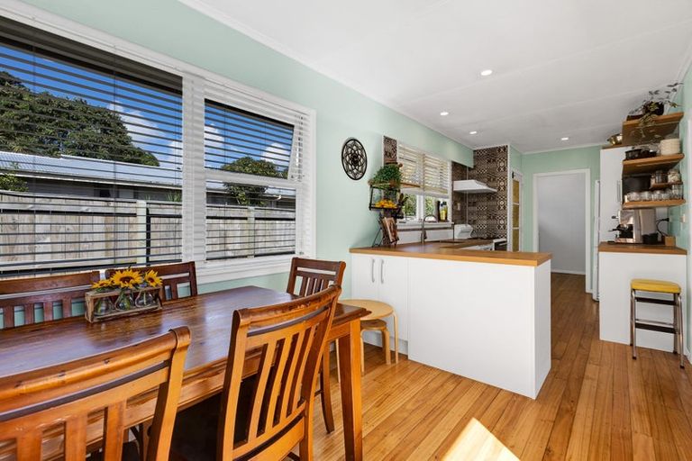 Photo of property in 28 Old South Road, Okato, 4335