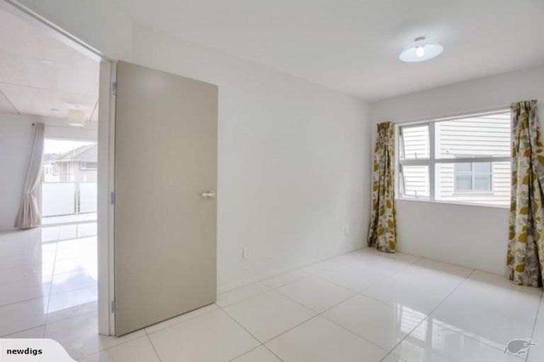 Photo of property in 3a Anderson Terrace, Mount Cook, Wellington, 6021