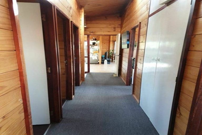 Photo of property in 9 Braund Place, Glenfield, Auckland, 0629