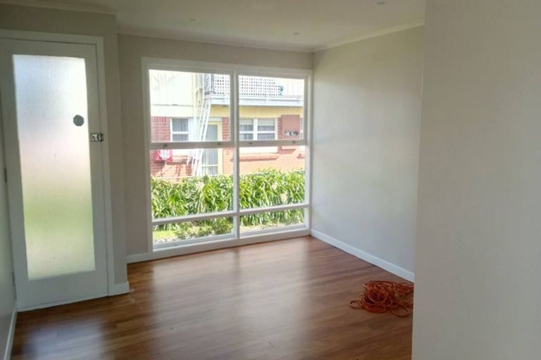 Photo of property in 15 Wainui Avenue, Point Chevalier, Auckland, 1022